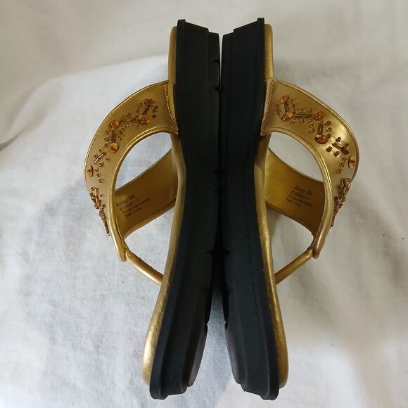 Wear Ever Bare Traps Bongo size 8M gold thong sandals bead and sequin accents - Picture 3 of 16